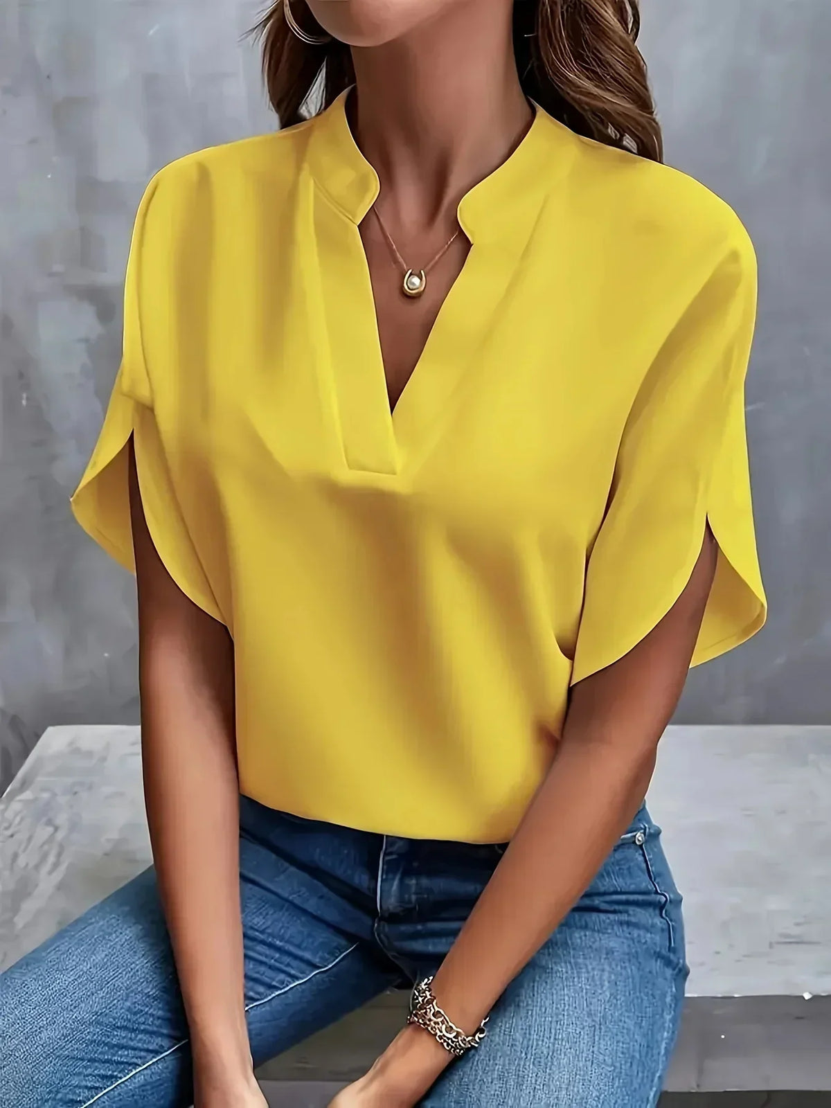 Thalia | Sophisticated Blouse with Tailored Design