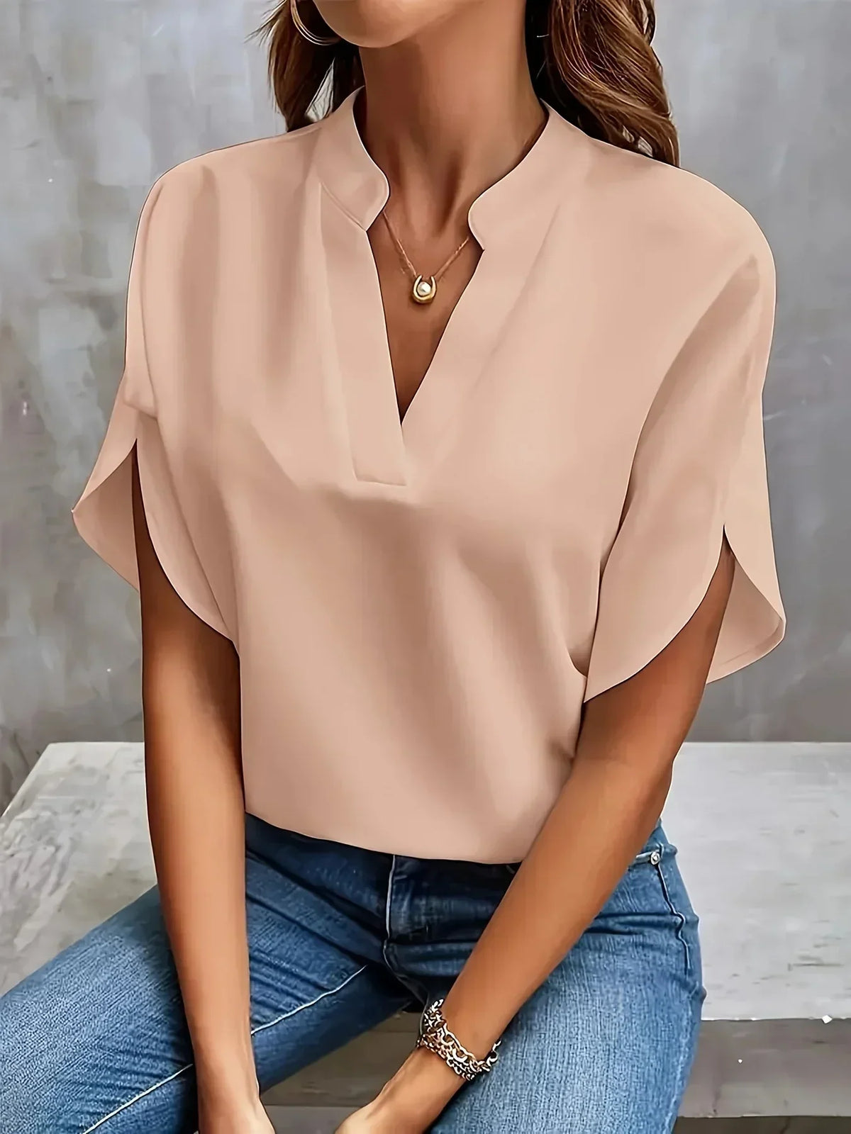 Thalia | Sophisticated Blouse with Tailored Design